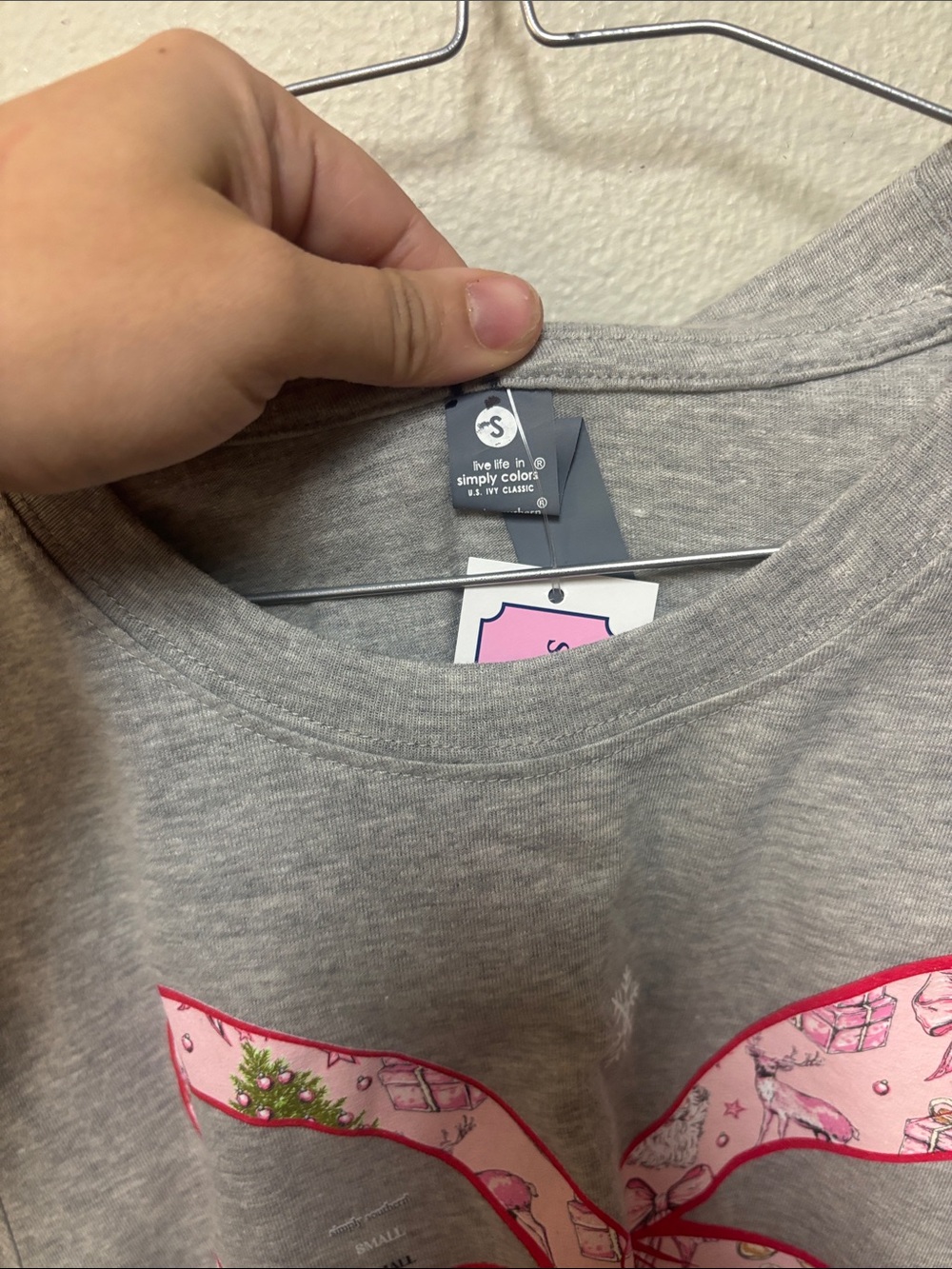 Simply Southern Holiday Bow Graphic Tee - Picture 4 of 4